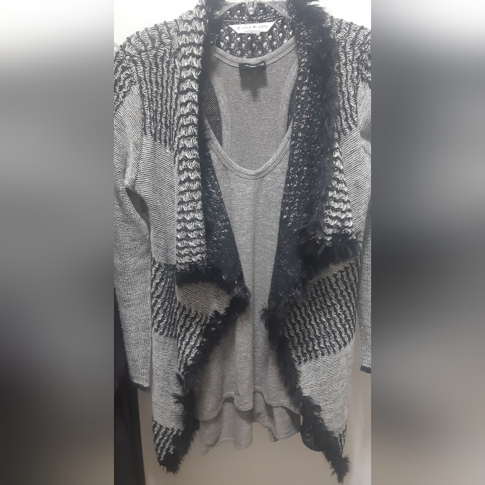 Bianca Nygard Women's Black and Gray Cardigan & Wilfred Free Grey Tank Top Small